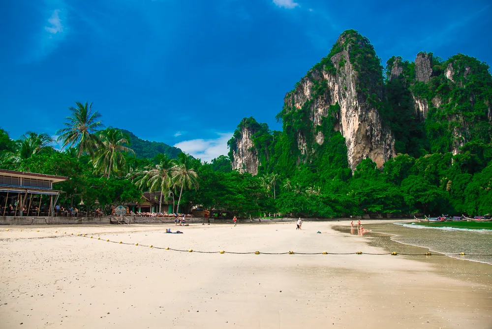 How to Avoid Mosquito Mistakes in Railay or Tonsai Before They Ruin a Trip