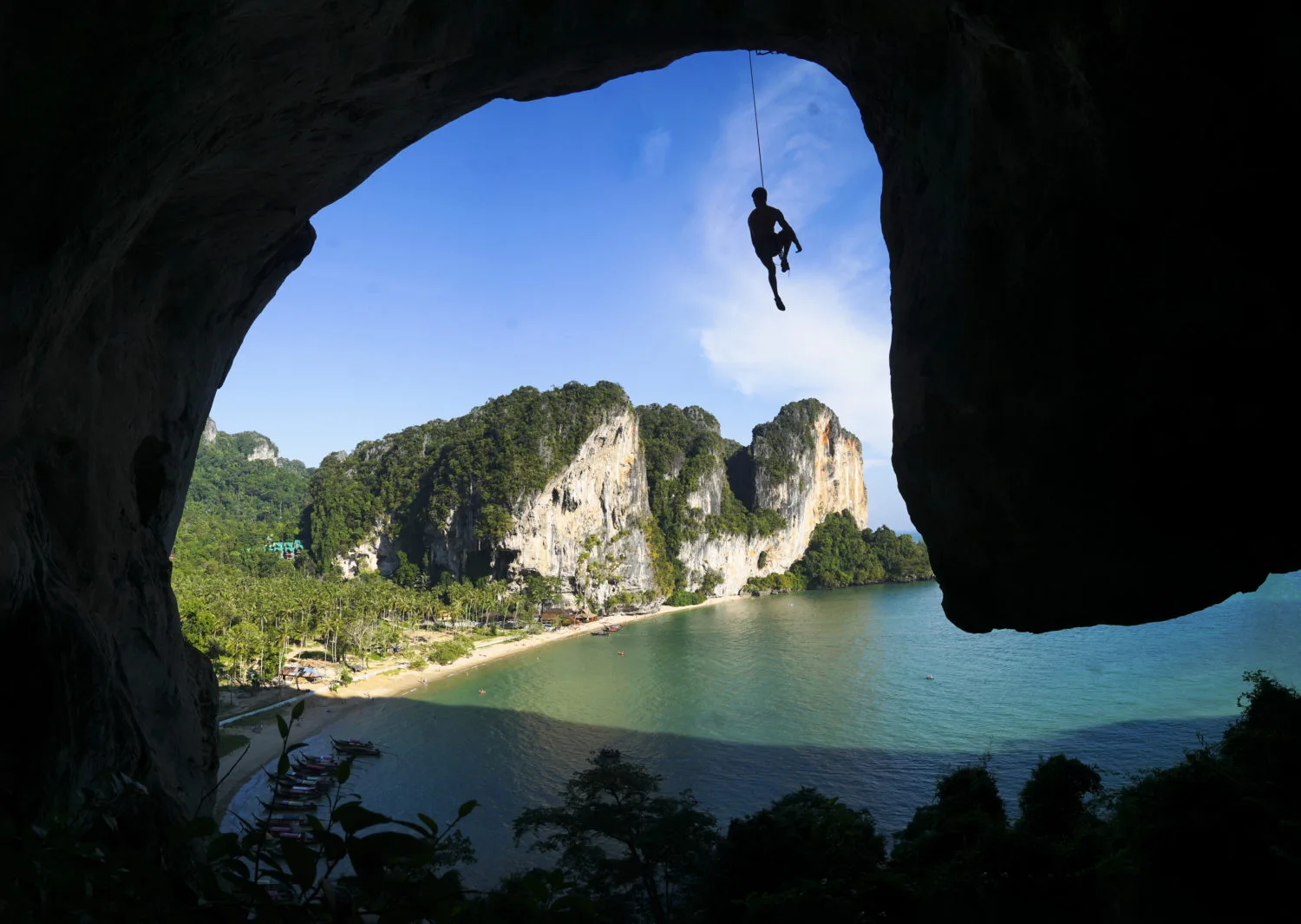 How to Avoid Mosquito Mistakes in Railay or Tonsai Before They Ruin a Trip