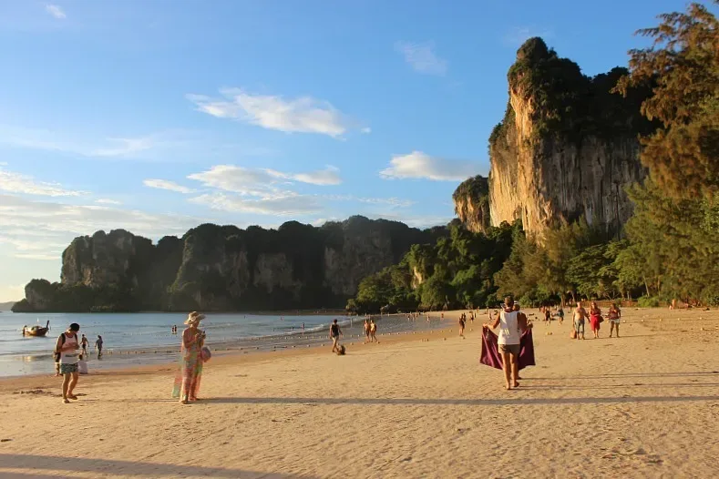 How to Check Sea Trip Safety From Railay and Tonsai