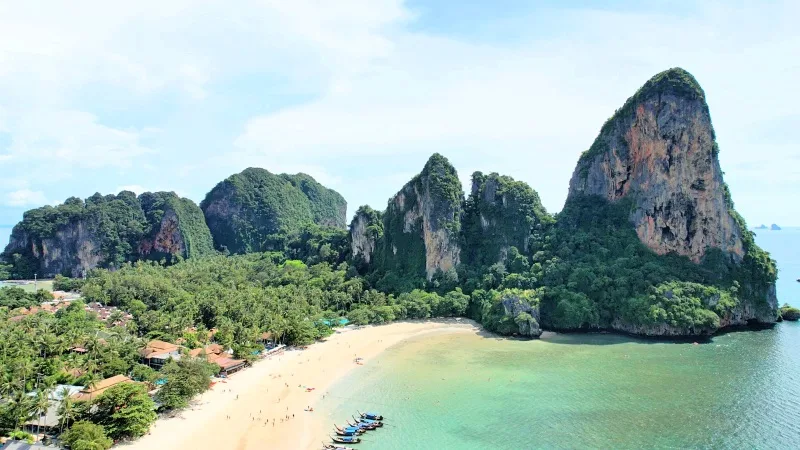 How to Split Time Between Railay and Tonsai on a Short Stay