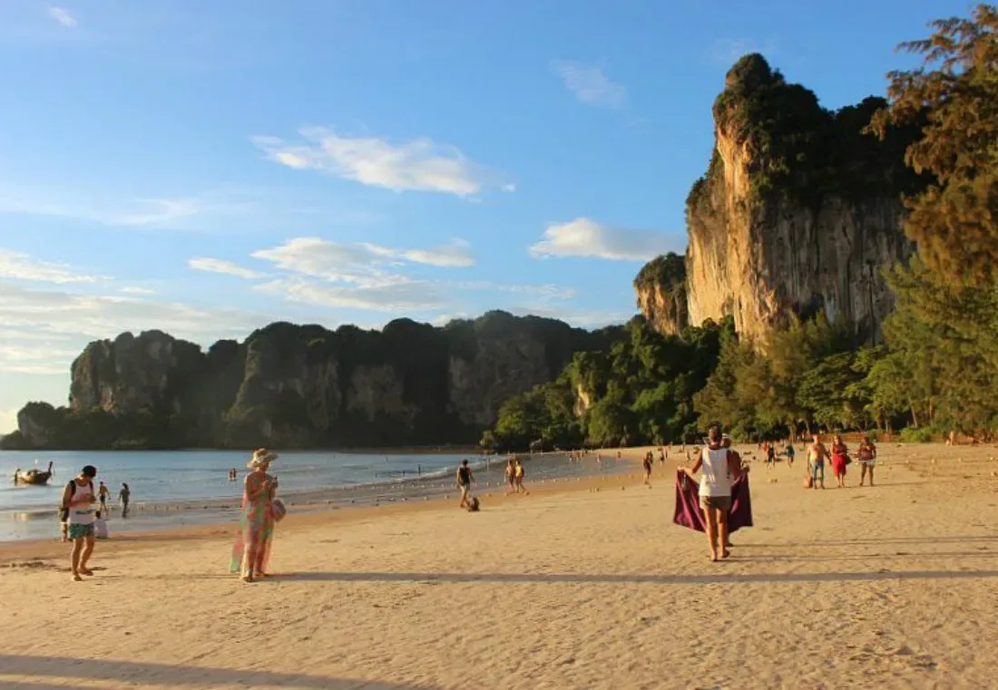 How to Split Time Between Railay and Tonsai on a Short Stay