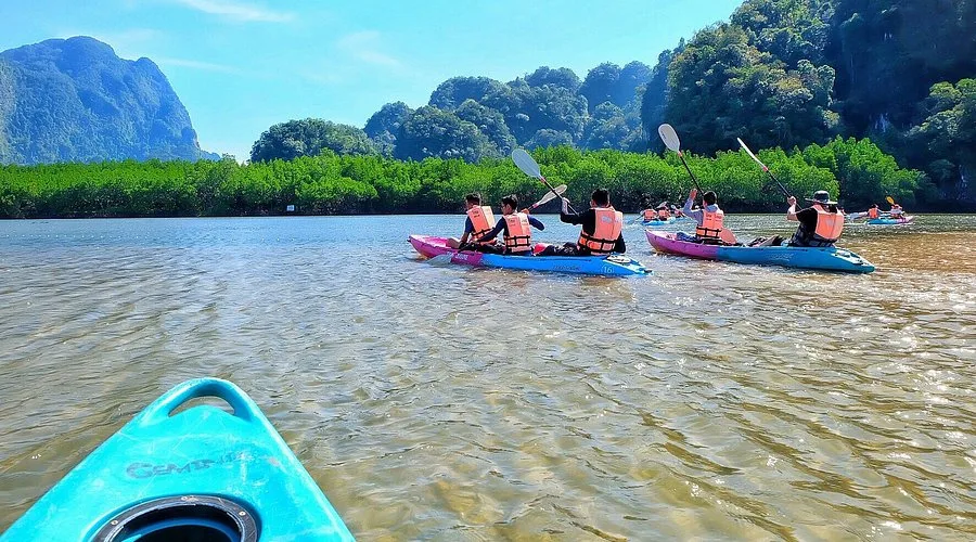 Should You Rent a Kayak in Railay or Book Ao Thalane Instead?