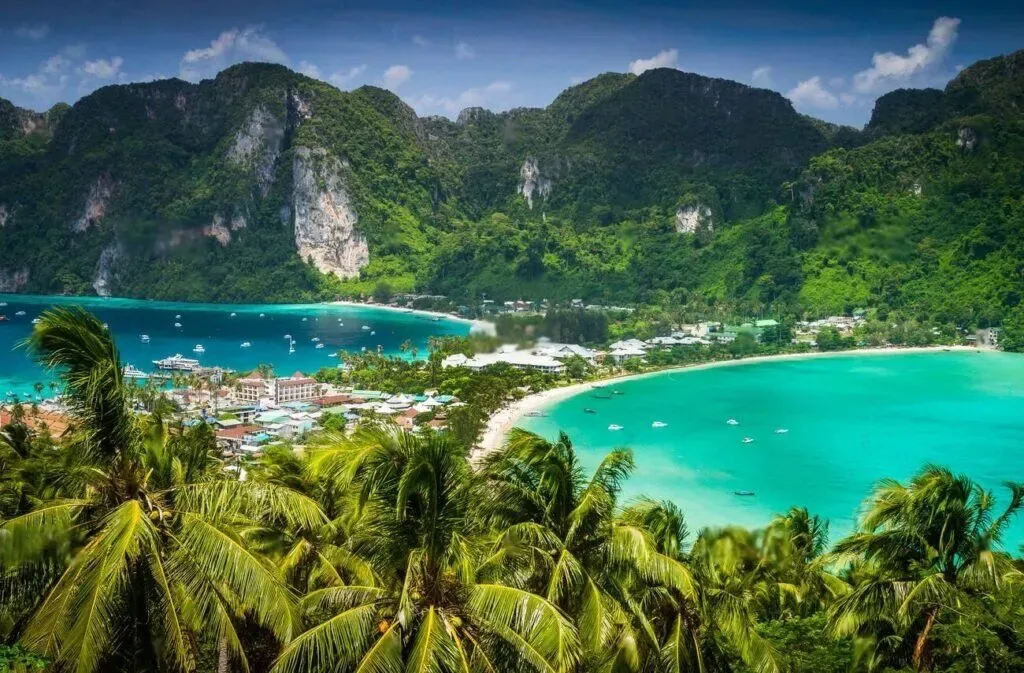 Should You Stay on Phi Phi Don or Day Trip Phi Phi Le From Railay or Tonsai?