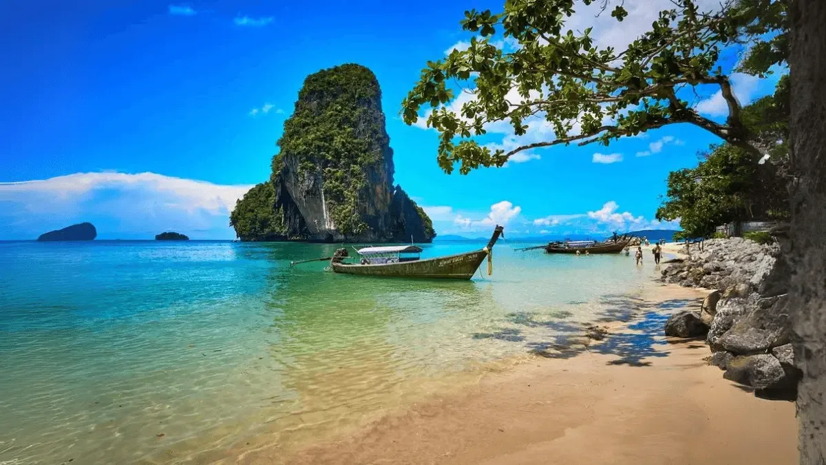 What to Do in Railay Beyond the Main Beach Loop