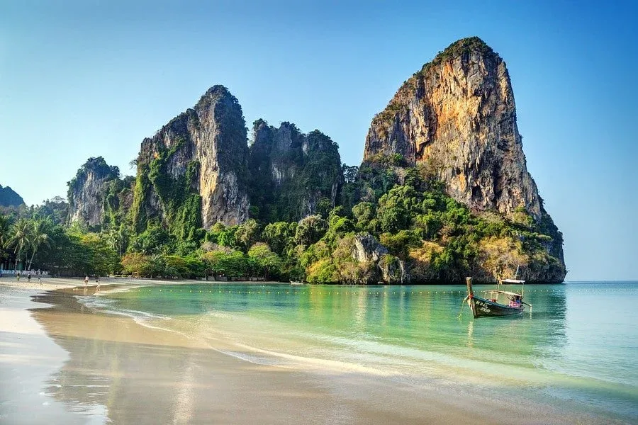 Is Railay Worth Visiting If You Are Not Climbing?